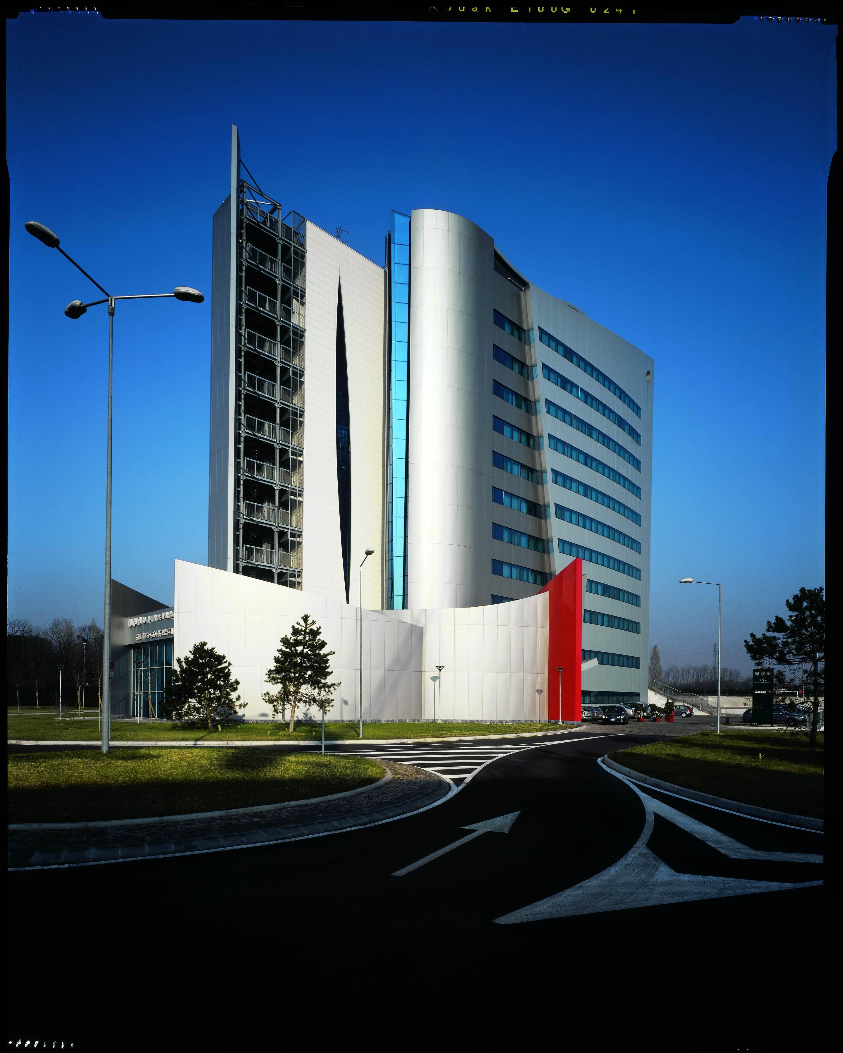 Unahotels Malpensa Cerro Maggiore Exterior photo